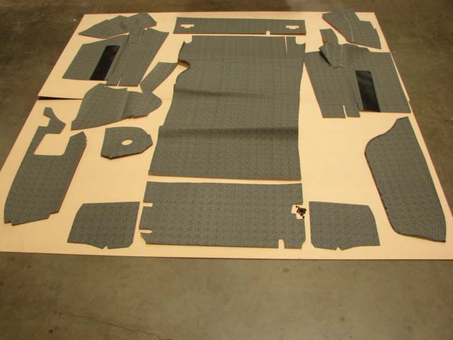 2002-2005 Thunderbird Deluxe Carpeted Trunk Mat Set - On Sale!