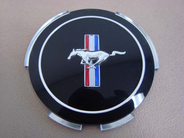 A1141E Wheel Cover Center, Black with Running Horse