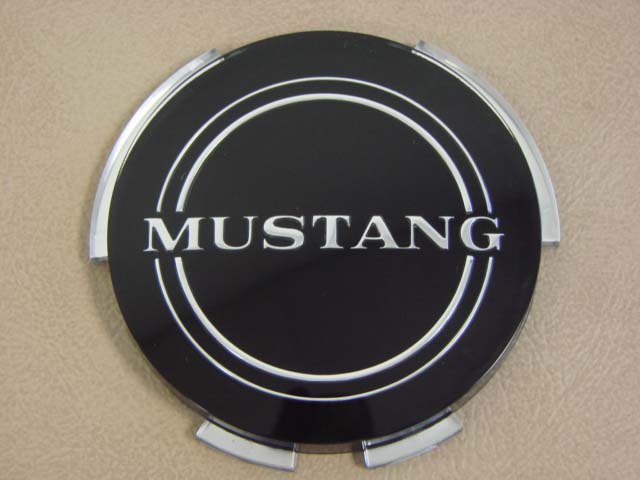 A1141C Wheel Cover Center, Black with &#8220;Mustang&#8221;