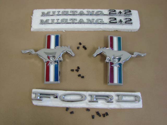 B16099LK Emblem Kit