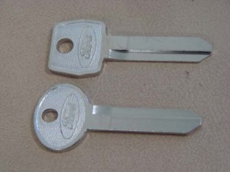B22051A Ignition And Trunk Key Blank Set