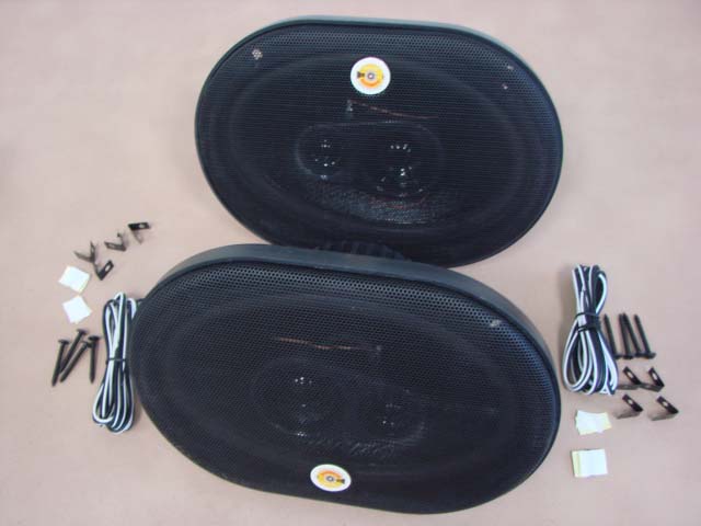 DRD054 Kick Panels With Speaker Upgrade