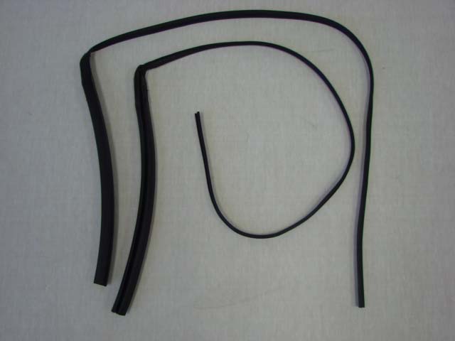 B03198A Front Body Pillar And Windshield Top Weatherstrip