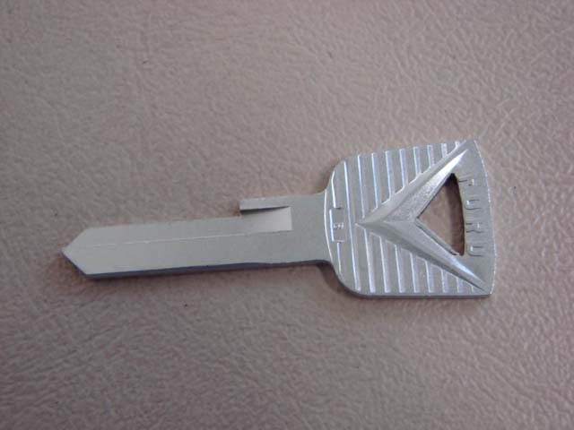 B22051E Ignition And Trunk Pony Key Blank Set