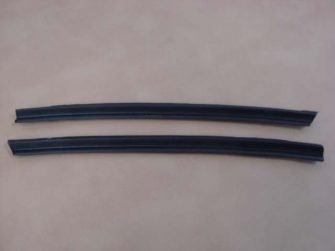 B25824A Front Of Rear Door Glass Seal