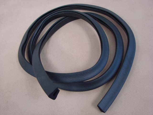 B51325C Convertible Top Front Seal, Black