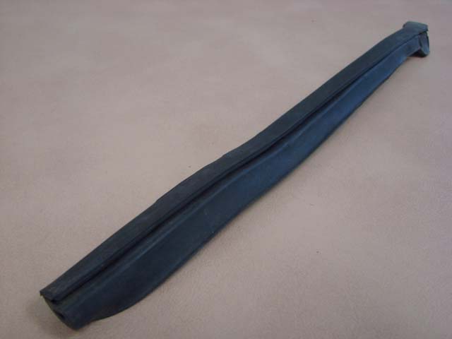 B02627D Windshield Post Weatherstrip